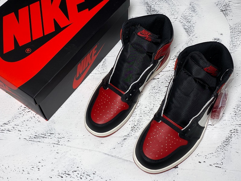 Air Jordan 1 Bred Toe
